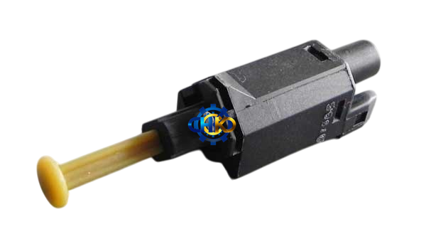 سوئیچ پدال کلاچ MVM Arrizo 5 | کلید حسگر کلاچ خودرو آریزو ۵ | لوازم یدکی سیستم کلاچ و کنترل خودرو